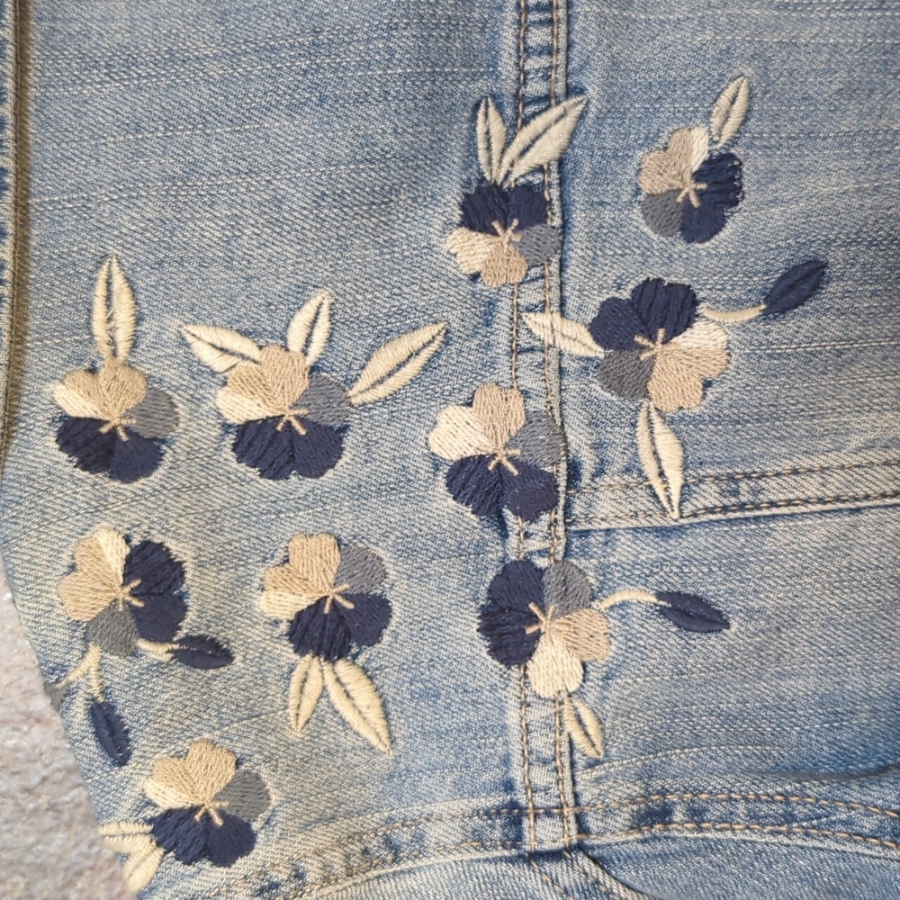 Jean Jacket - Picture 5 of 7